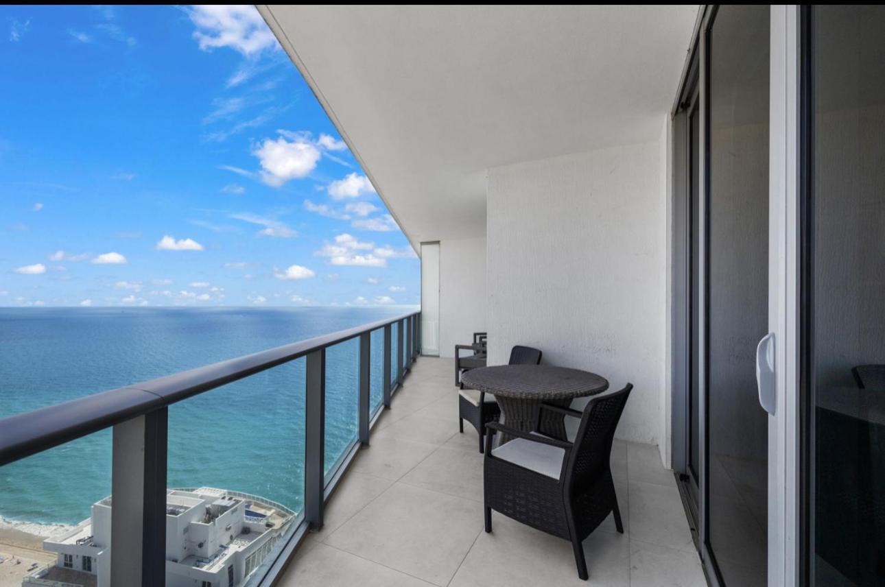 Lyfe Oceanview Resort Luxury 2 Bedroom Unit Hollywood Exterior photo